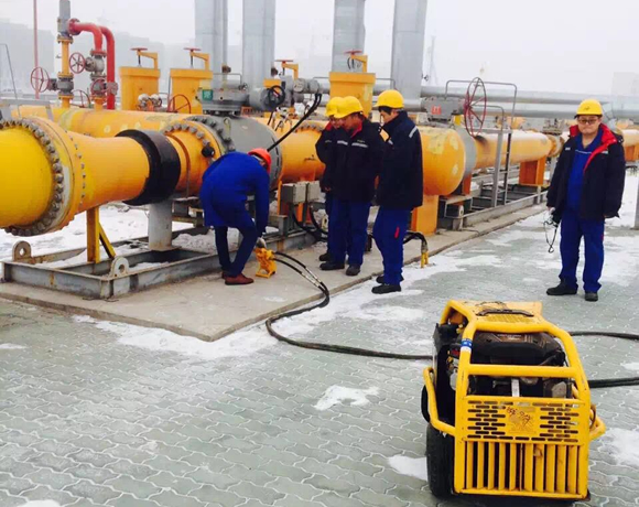 防汛指挥车在石油天然气应用